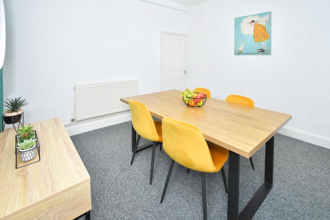 The Yellow Door By Avenew Management Serviced Accommodation Stoke-on-Trent 외부 사진